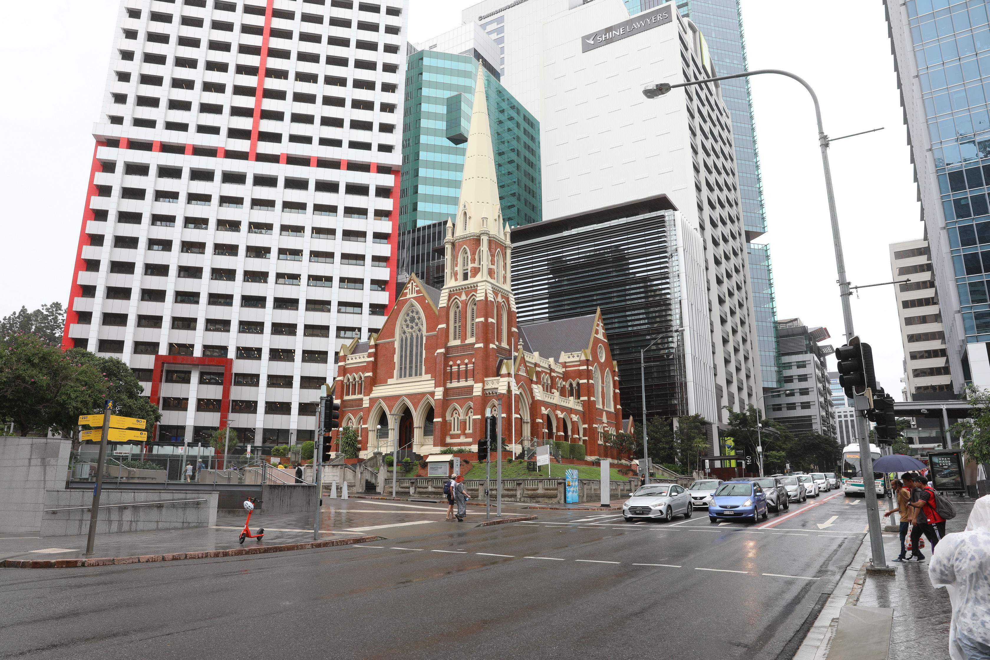 Albert Street Uniting Church am King George Square